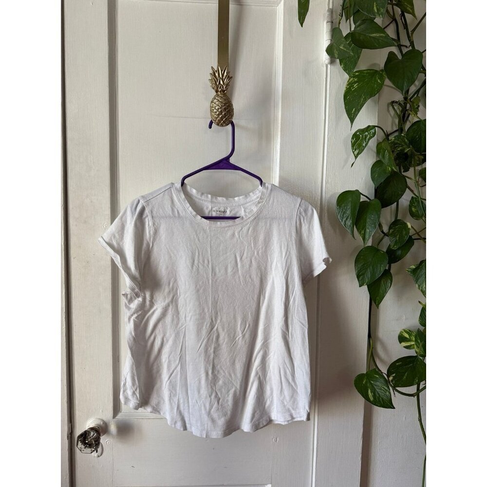 Old Navy everywear women’s size medium white plain T-shirt
